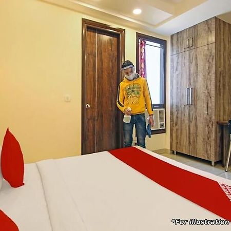 Hotel Max New Delhi Bagian luar foto