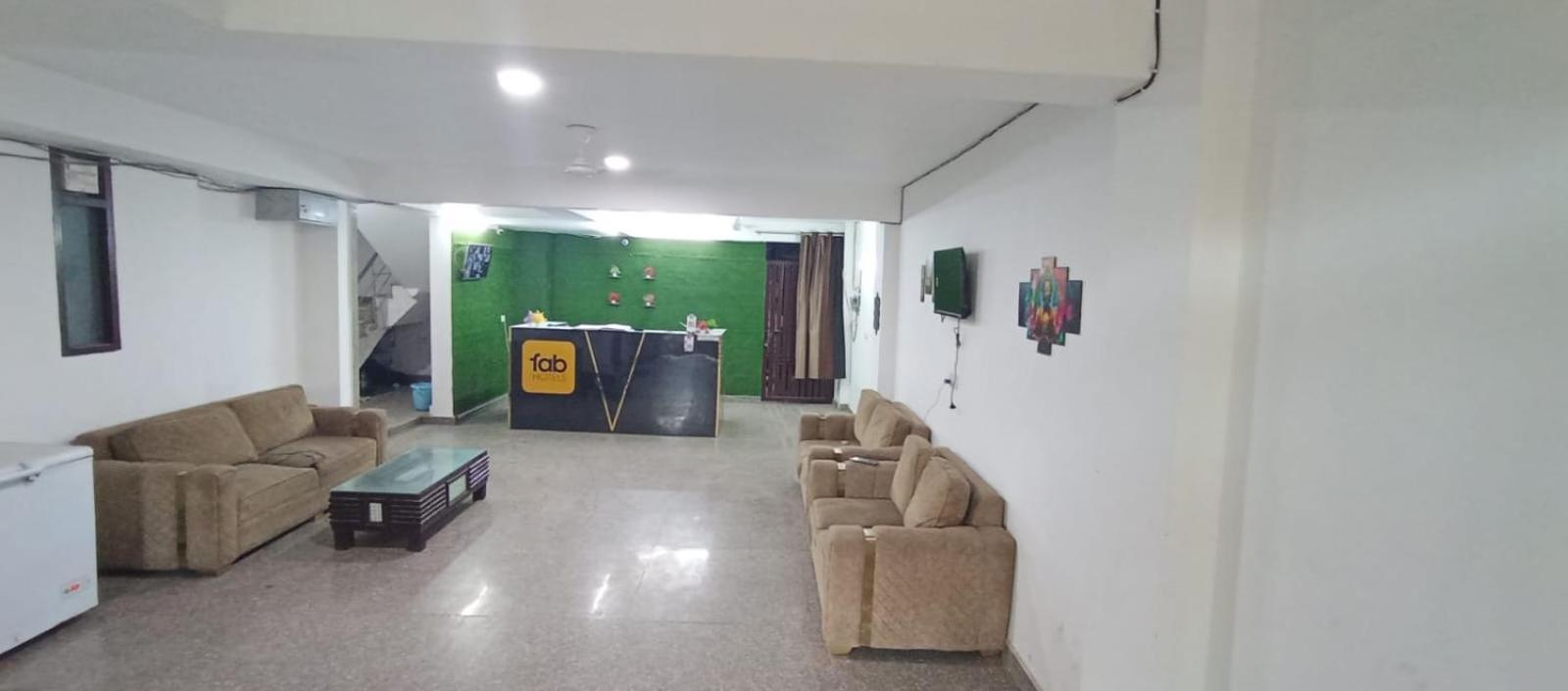 Hotel Max New Delhi Bagian luar foto
