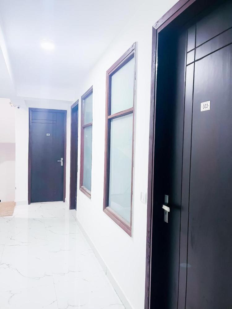 Hotel Max New Delhi Bagian luar foto