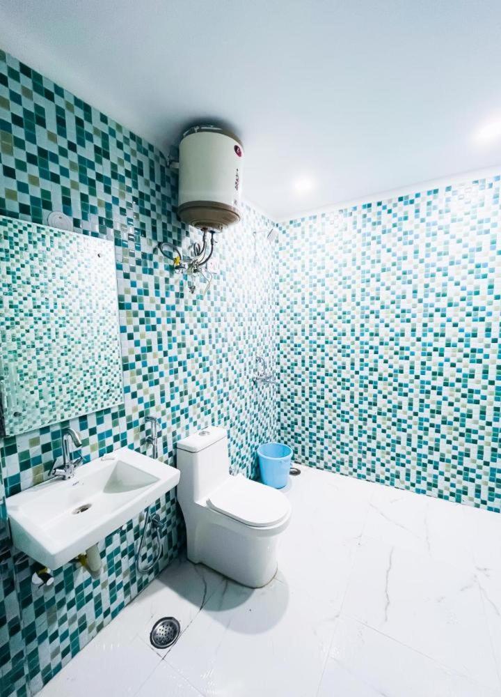 Hotel Max New Delhi Bagian luar foto